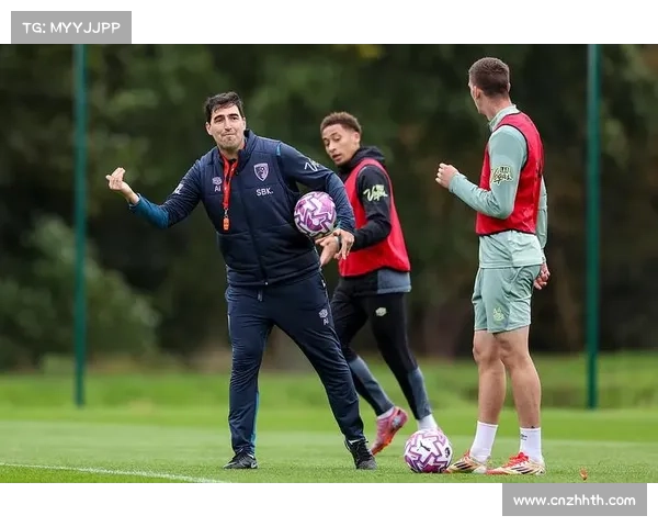 伊劳拉赛前训练课强调防守平衡